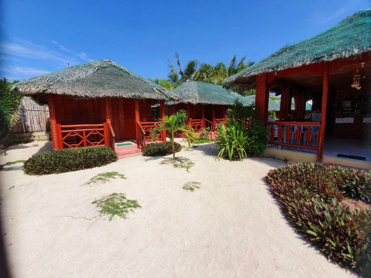 Pareja Tourist Inn Logon Εξωτερικό φωτογραφία